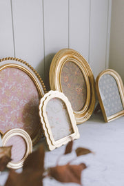 Scalloped Gold Arch Photo Frame