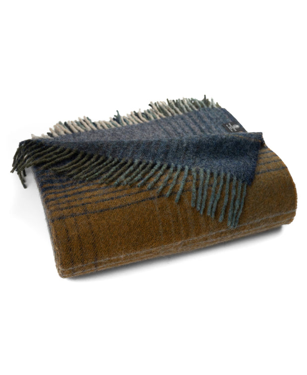 Highland Tweeds Shetland Lambswool Ombre Throw (Blue)