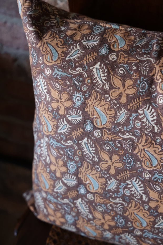 Maluku Sumac Linen Pillow - 20"x20"