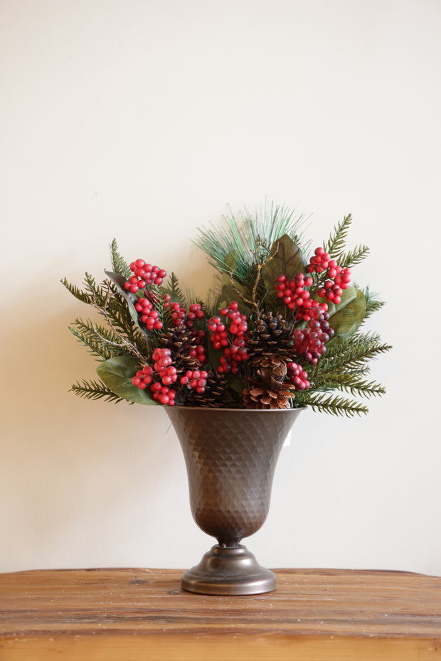 16" CEDAR & MAGNOLIA LEAF W/ RED BERRY PICK
