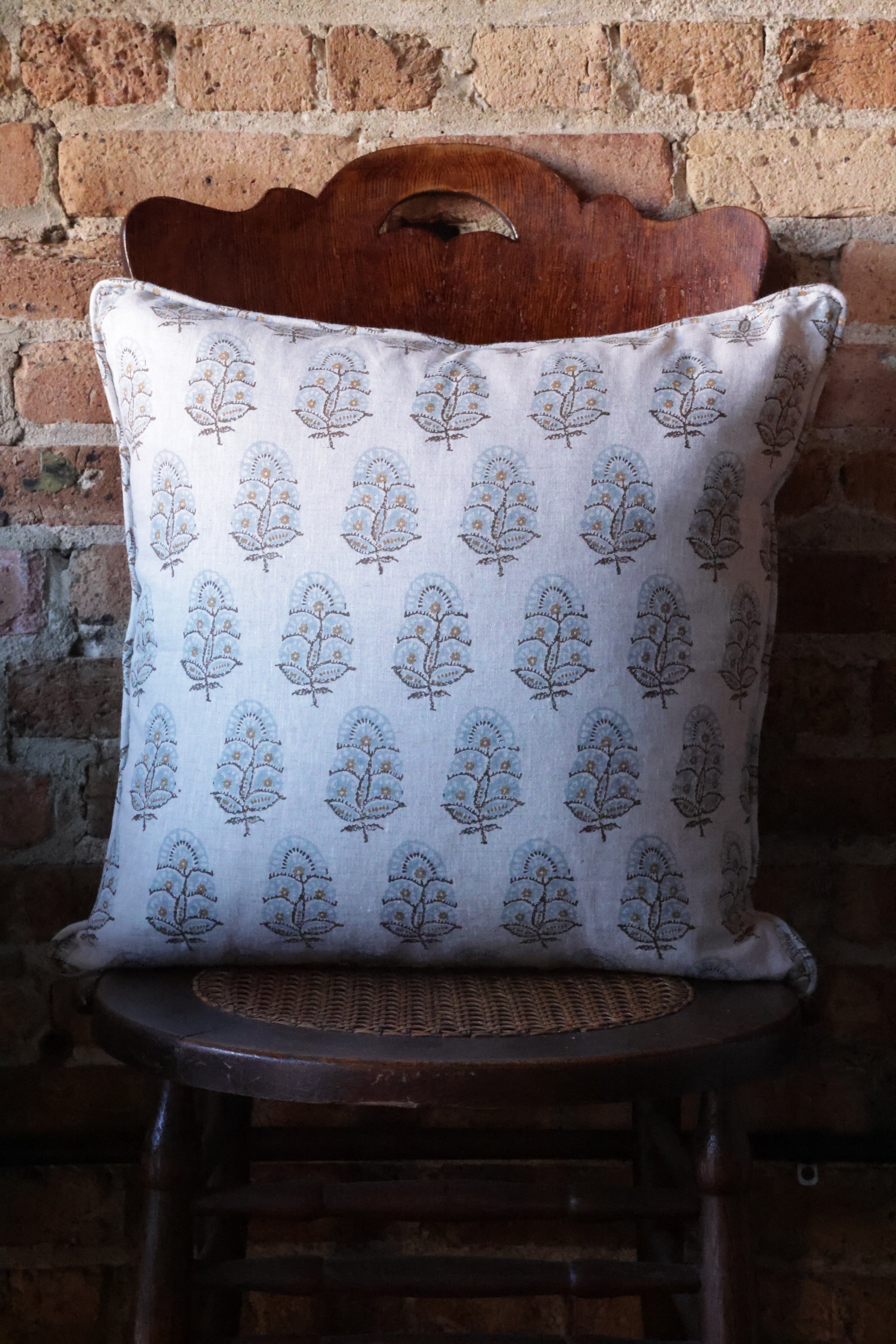 Zardosi Sahara Pillow