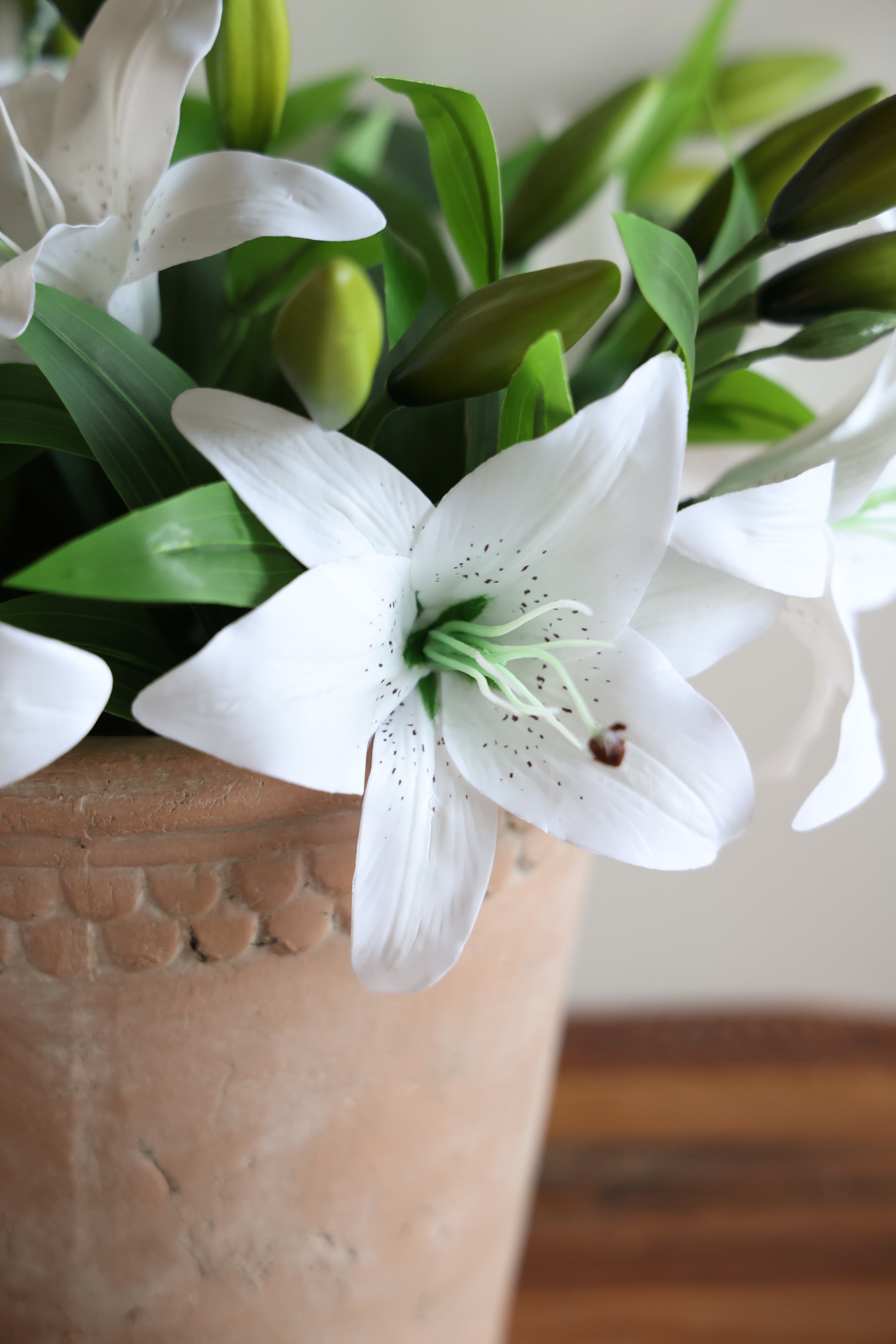 Real Touch Artificial Lily Stem – 15