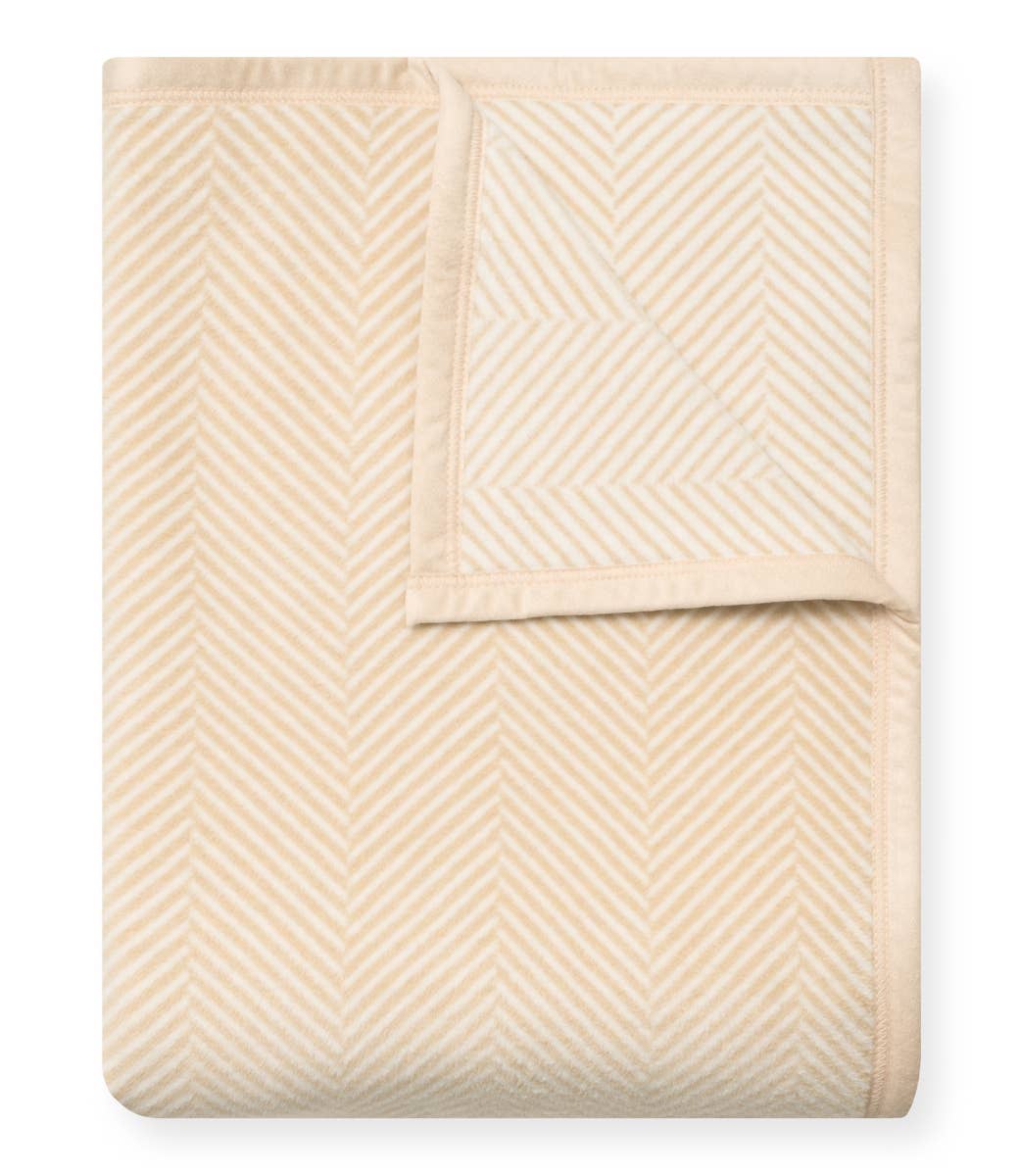 Harborview Herringbone Throw Blanket in Cream