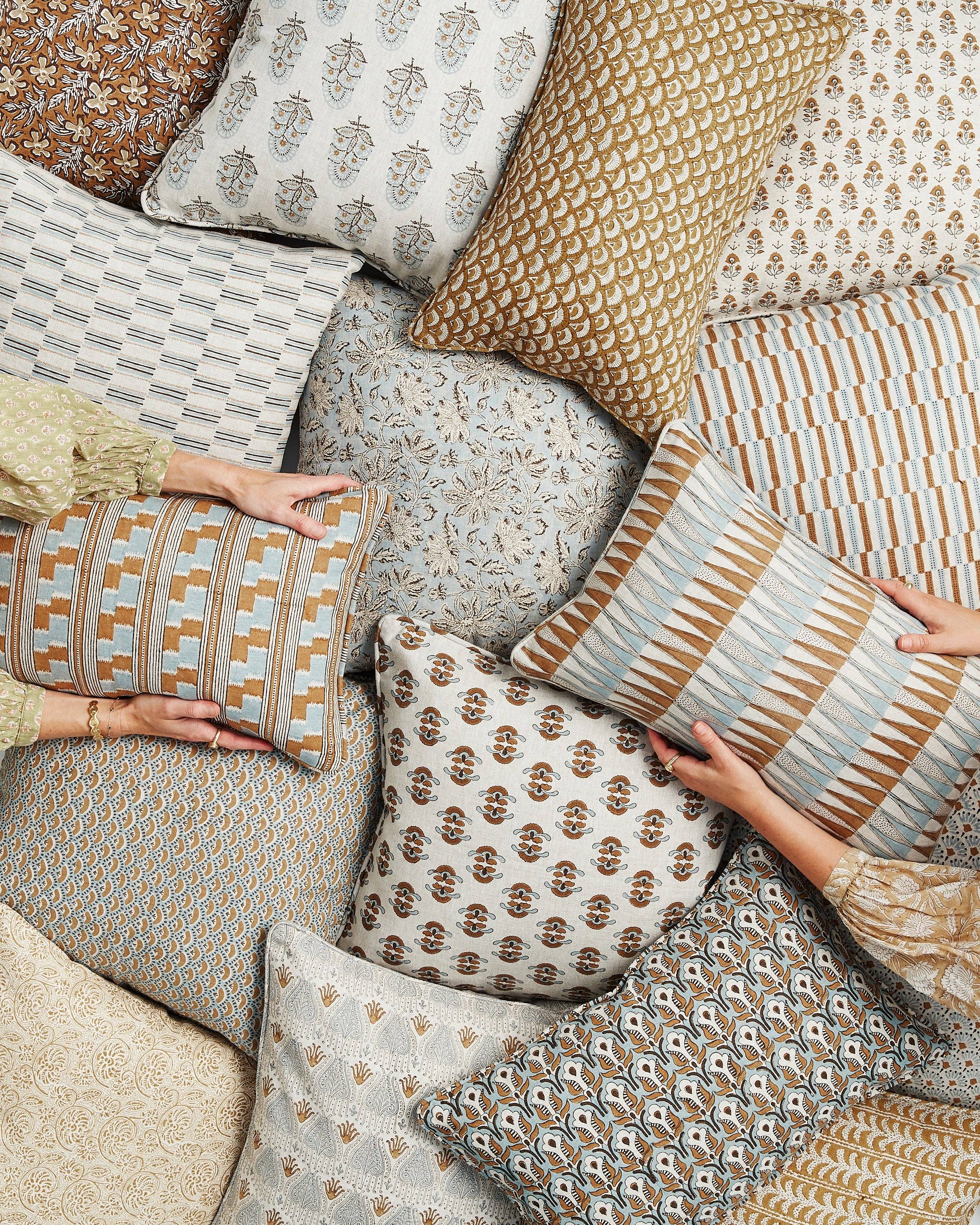 Zardosi Sahara Pillow