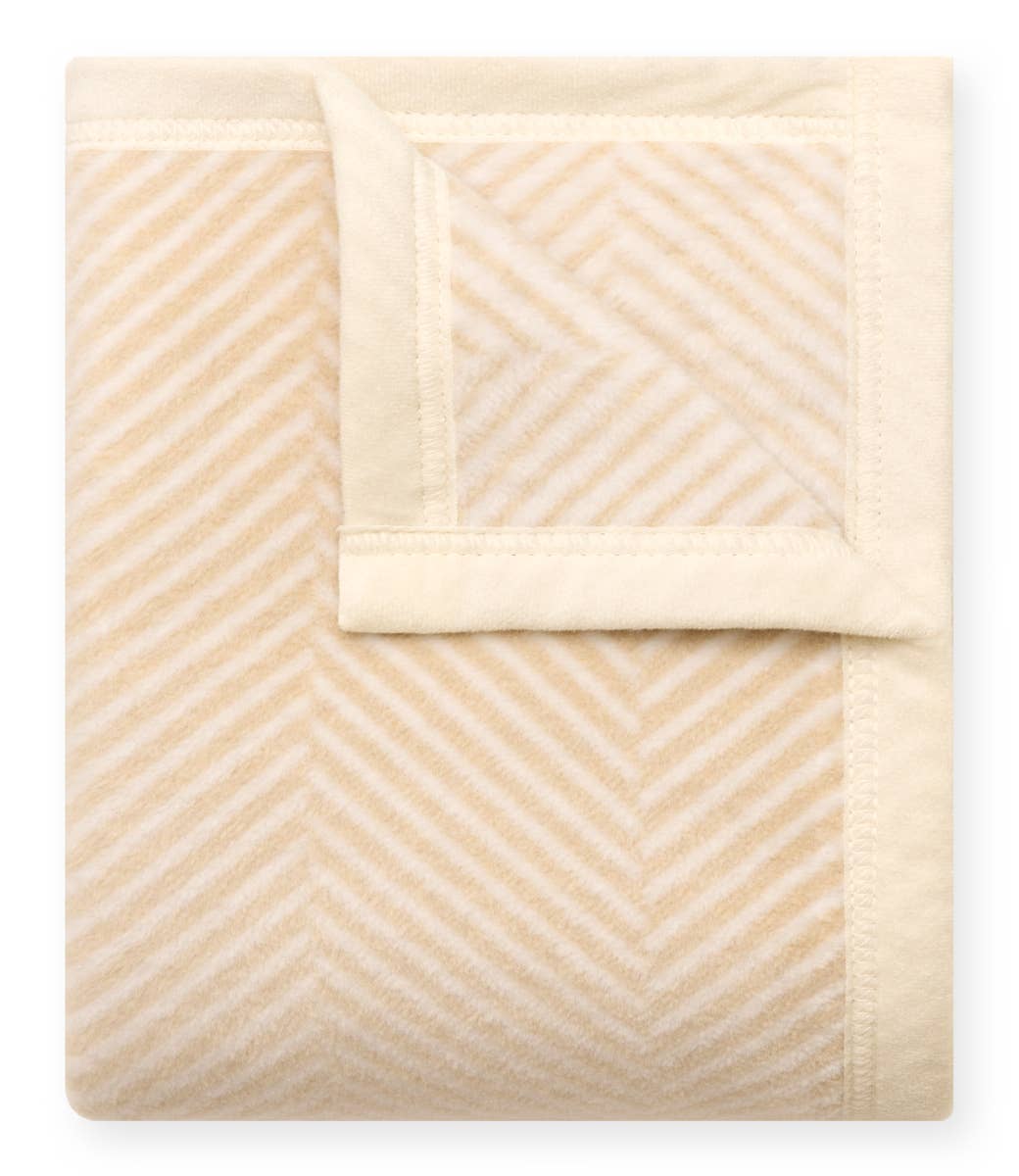 Harborview Herringbone Throw Blanket in Cream