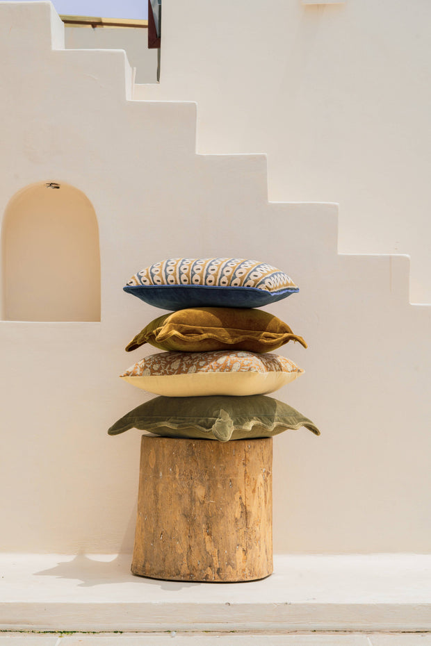 Scallop Velvet Pillow, Moss (20"x20")