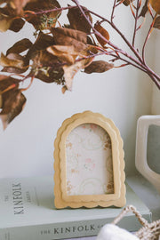 Scalloped Gold Arch Photo Frame