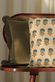 Scallop Velvet Pillow, Moss (20"x20")