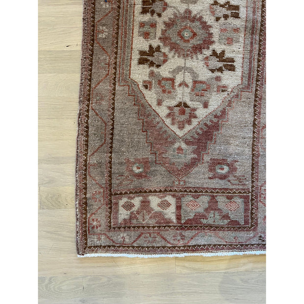 Ushak Rug - 1'8 x 3'7