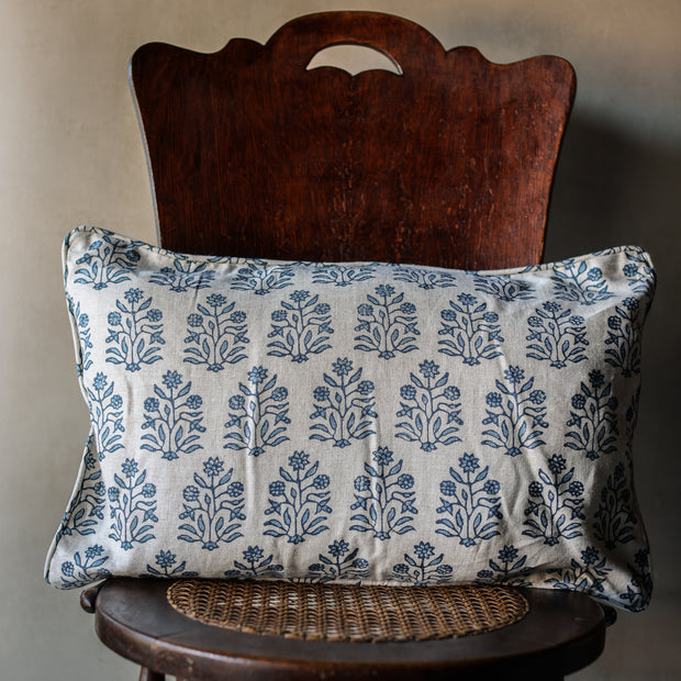 Amer Azure linen cushion 35x55cm
