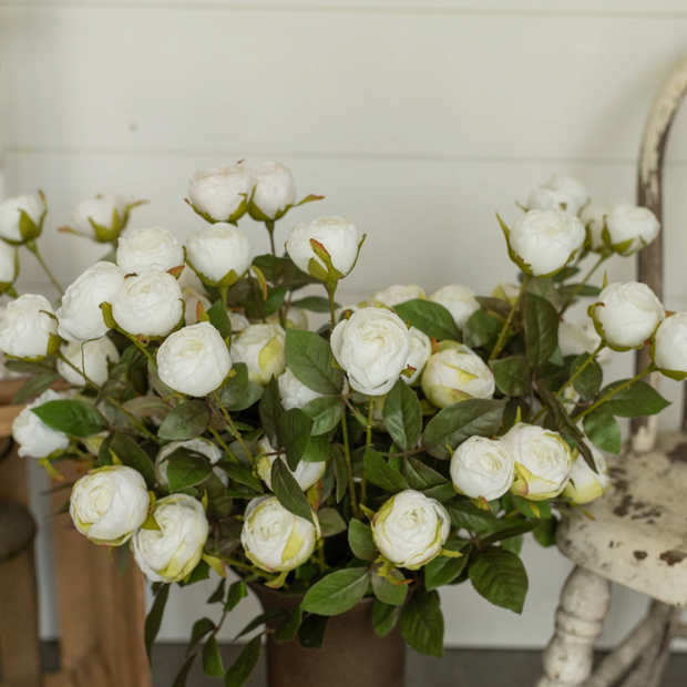 27" White & Green Rose Spray