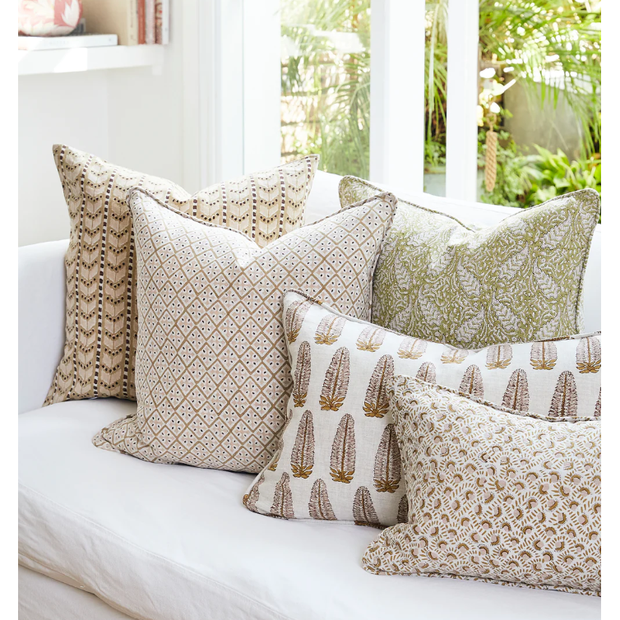 Kohlu Shell Linen Pillow - 20" x 20"