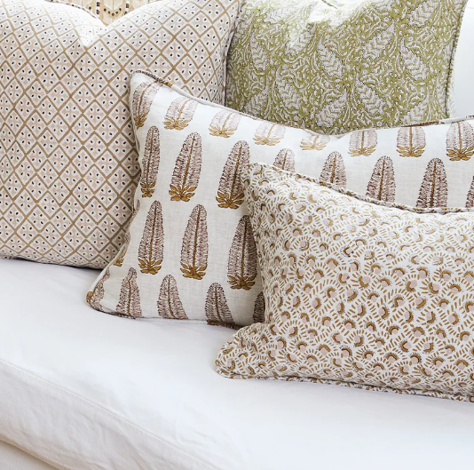 Ordu Petal Linen Pillow - 12" x 18"