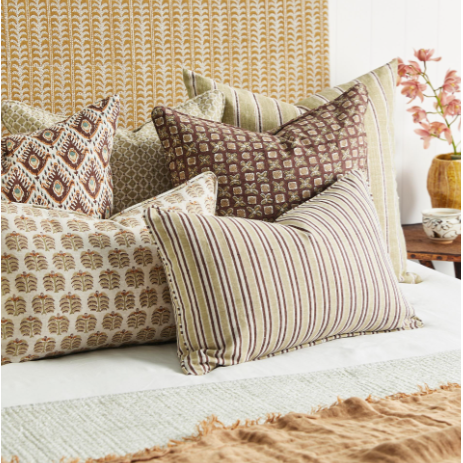 Hera Amaro Linen Pillow - 14"x22"