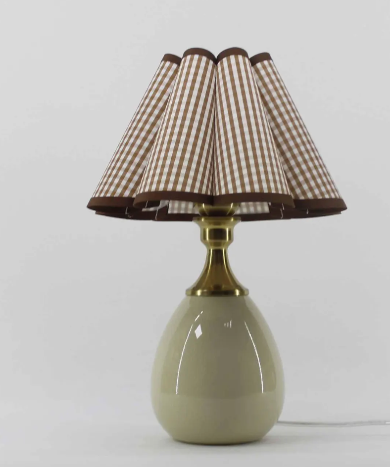 Scalloped Brown Gingham Green Lamp