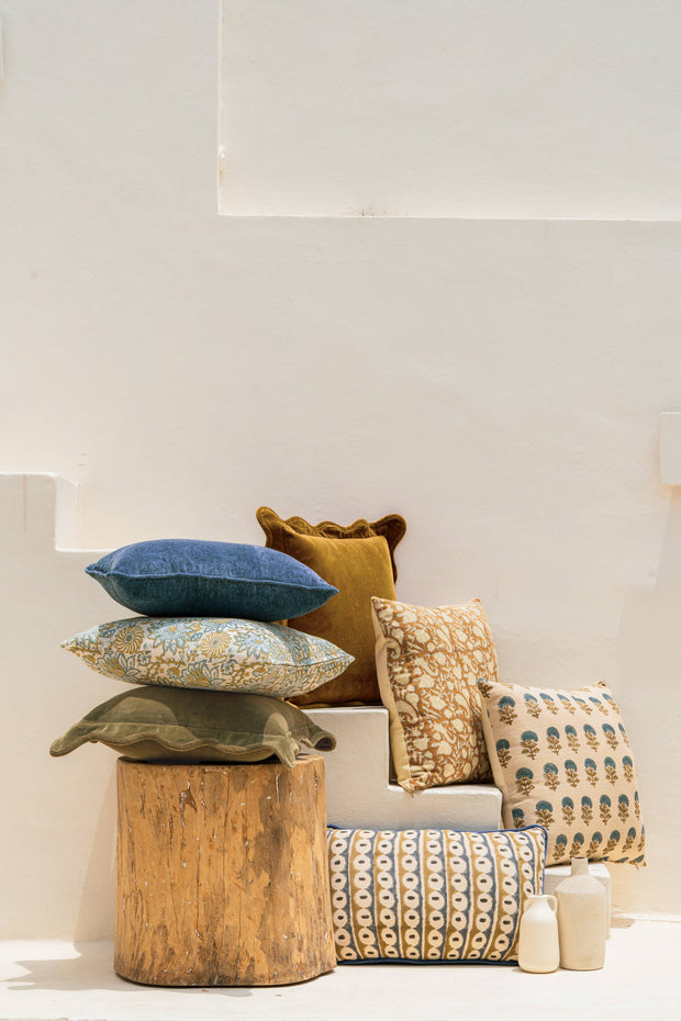 Scallop Velvet Pillow, Moss (20"x20")