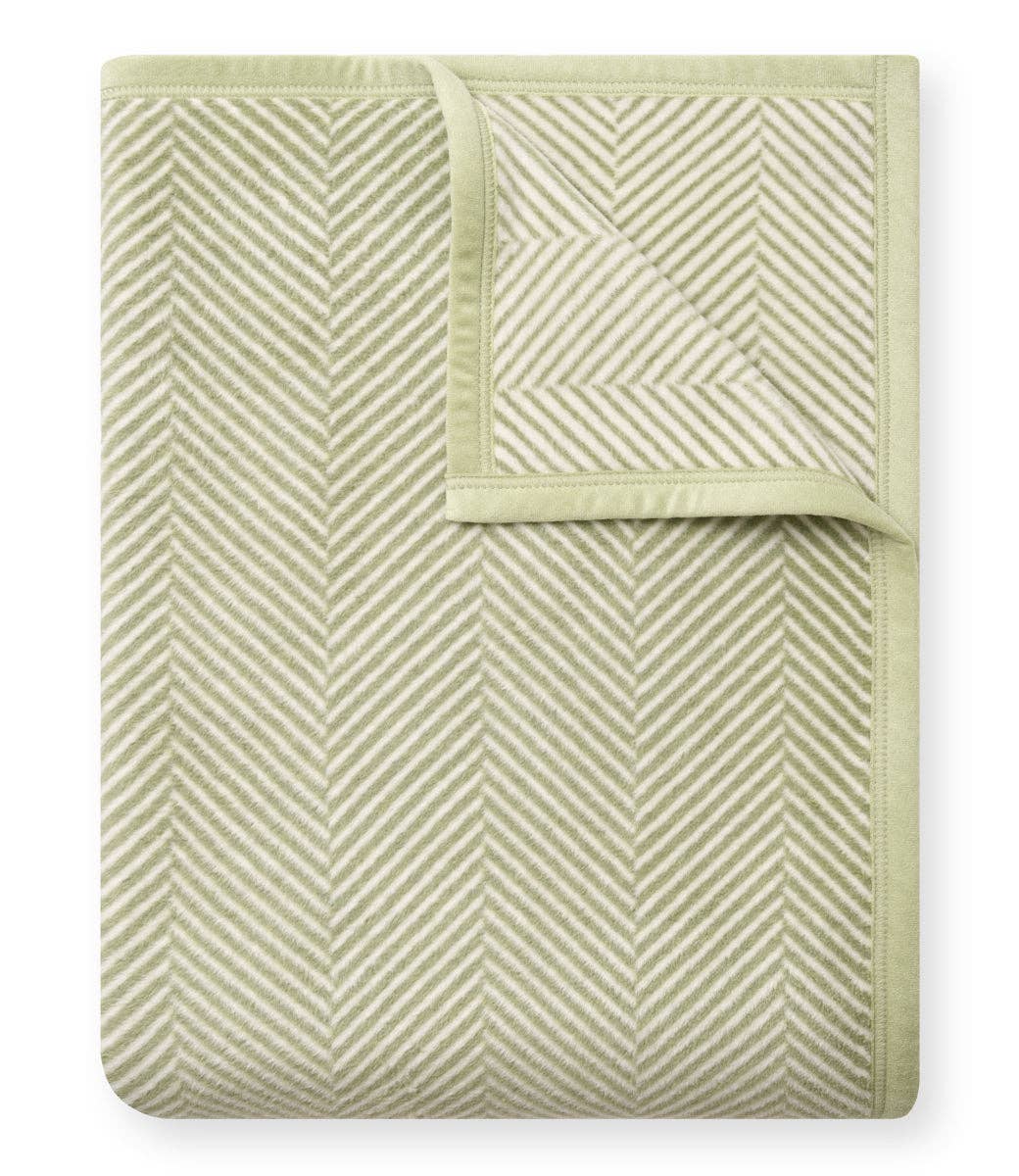 Harborview Herringbone Throw Blanket in Garden Green