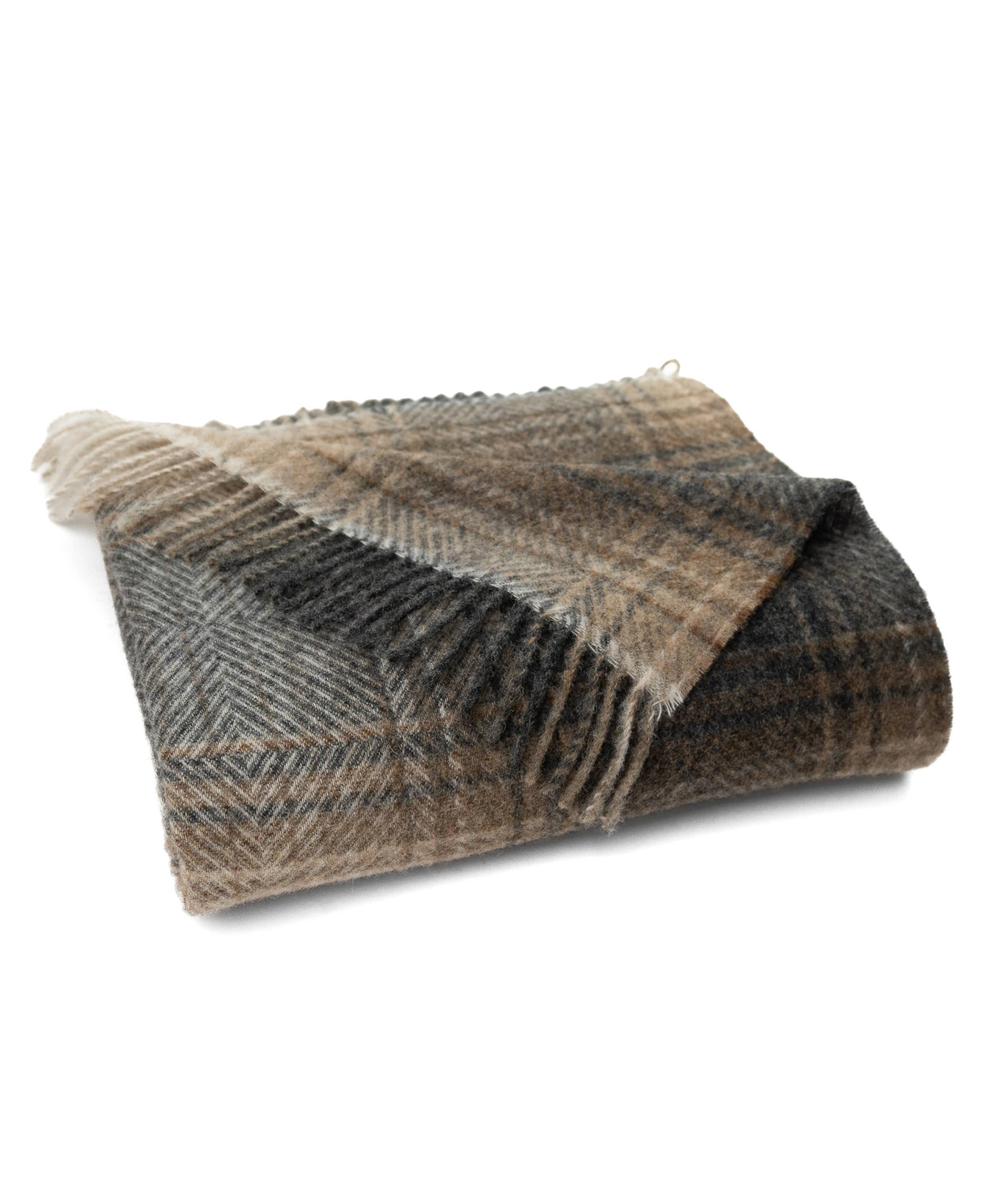 Highland Tweeds Shetland Lambswool Ombre Throw (Natural)