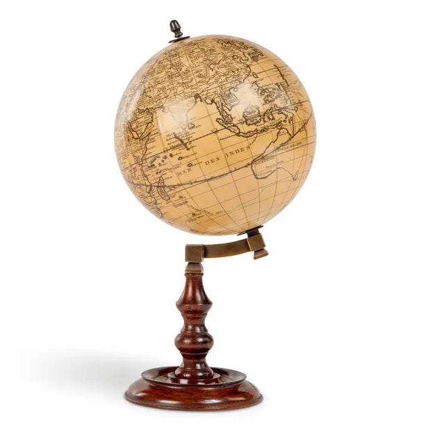 Trianon Globe